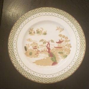 Vintage hand painted blue willow plate 9"